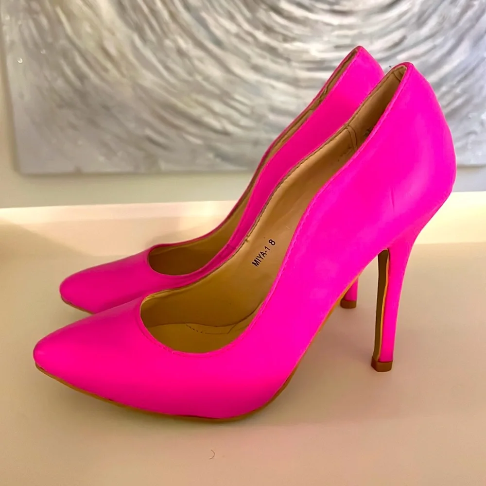 Neon Hot Machi pink heels! ππ size 8ππ Barbie Core! - Picture 1 of 13